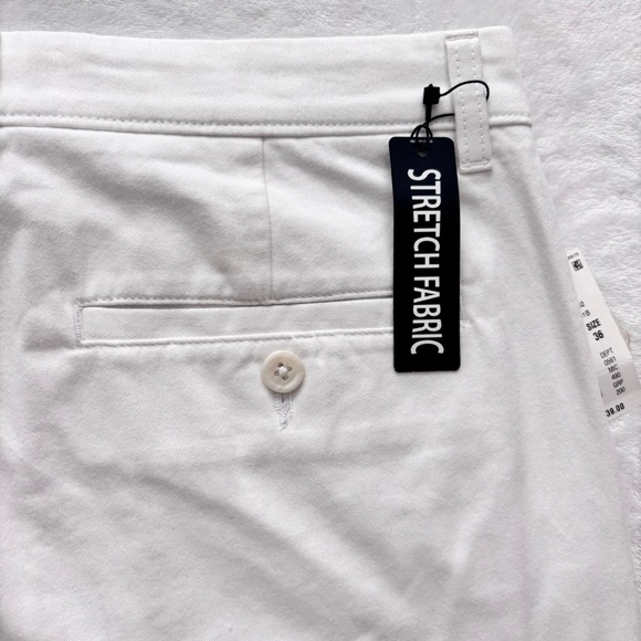 ROUNDTREE & YORKE Casuals Men's Classic Fit  White Chino Shorts--NWT--36 - Picture 4 of 11